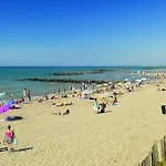 Agence Jf Immo - Climatisee Avec Piscine Privee Proche Des Plages Menage Inclus Wifi V0840 * Bessan