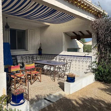 Agence Jf Immo - Climatisee Avec Piscine Privee Proche Vias Menage Inclus Wifi V0840