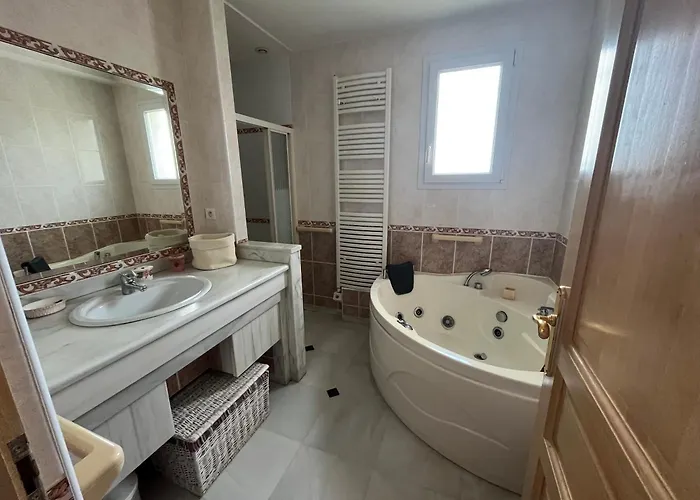 V0840 - Climatisee Avec Piscine Privee Proche Des Plages Menage Inclus Wifi Villa
